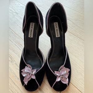 Steve Madden Vintage Velvet Heels w/ Floral Detail • Y2K Romantic • Rare